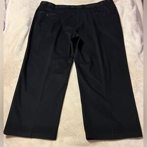 NWOT- Men’s Haggar 48x30 BLACK Pleated Classic Fit Iron Free Premium Khaki